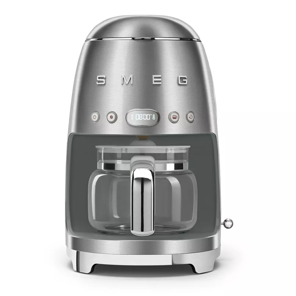 Новая линейка кофеварок Smeg для заваривания холодного кофе Новая линейка кофеварок Smeg для заваривания холодного кофе