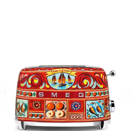 Smeg выпустил новую серию тостеров в ретро-стиле с уникальным дизайном Dolce & Gabbana Smeg выпустил новую серию тостеров в ретро-стиле с уникальным дизайном Dolce & Gabbana