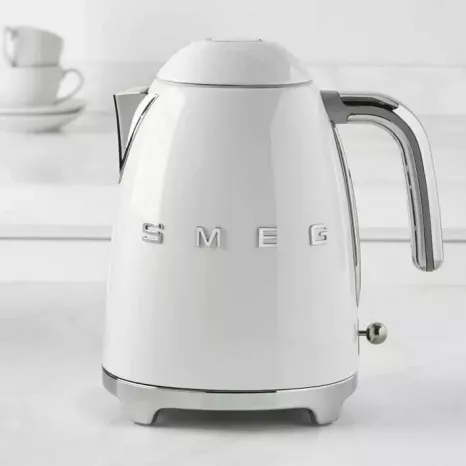 Электрический чайник Smeg KLF03WHEU