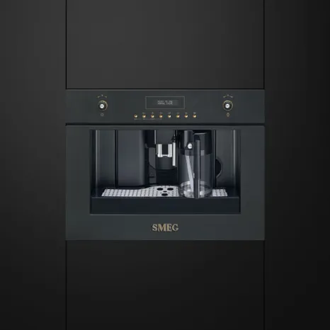 Встраиваемая автоматическая кофемашина Smeg CMS8451A